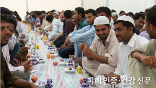 기독교인이나 유대인에 의해 도살 된 동물은 경정맥 조각으로 도살되는 경우에만 할랄이며,